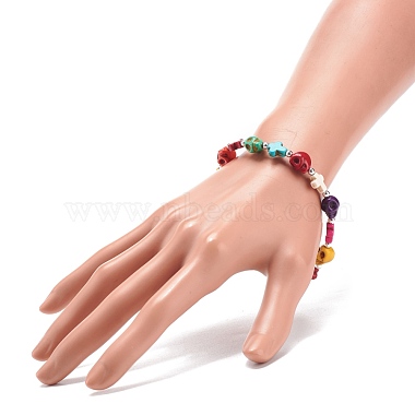 bracelet extensible en perles de turquoise synthétique (teint) avec croix et tête de mort(BJEW-JB08452-02)-3