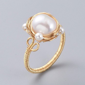 Adjustable Natural Pearl Finger Rings, with Shell Pearl Beads, Copper Wire and Cardboard Packing Box, Golden, Size 8, 18mm