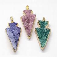 Electroplated Natural & Dyed Druzy Agate Pendants, with Golden Plated Brass Findings, Arrows, Mixed Color, 52~54x24~25x12~15mm, Hole: 8x5mm(G-N0167-008)