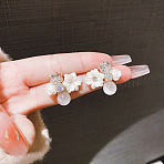 Flower Alloy Glass Stud Earrings, with Rhinestone, Golden, White, 20x20mm(FS-WG2DF47-06)