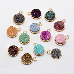 Electroplate Natural Druzy Quartz Crystal Pendants, Dyed, with Golden Plated Brass Finding, Flat Round, Mixed Color, 14~15x11x5mm, Hole: 2mm(G-F333-M)