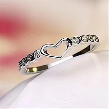 Hollow Out Heart Zinc Alloy with Crystal Rhinestone Finger Rings, Platinum, US Size 7(17.3mm)