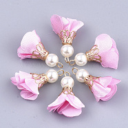 Iron Pendants, with Cloth and ABS Plastic Imitation Pearl, Flower, Golden, Pearl Pink, 25~32x15~25mm, Hole: 1~4mm(FIND-T033-07R)