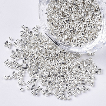 11/0 Grade A Glass Seed Beads, Cylinder, Uniform Seed Bead Size, Metallic Colours, Silver, 1.5x1mm, Hole: 0.5mm, about 20000pcs/bag