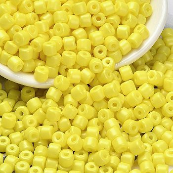 Baking Paint Pearlized Glass Seed Beads, Round Hole, Cylinder, Yellow, 4.5x3.5mm, Hole: 1.2mm, about 5625pcs/pound