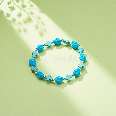 bracelet extensible en perles de turquoise synthétique (teint) avec croix et tête de mort(BJEW-JB08452-04)-2