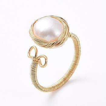 Adjustable Natural Pearl Finger Rings, with Copper Wire and Cardboard Packing Box, Flat Round, Golden, Size 7, 17mm