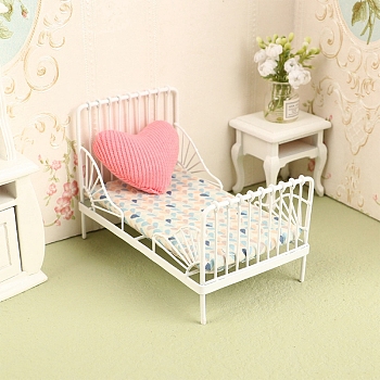 Mini Iron Children's Bed & Pillow, Micro Landscape Home Dollhouse Accessories, Pretending Prop Decorations, Heart, 115x70x80mm