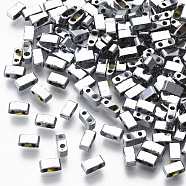 Electroplate Glass Seed Beads, 2-Hole, Rectangle, Platinum Plated, 4.5~5.5x2x2~2.5mm, Hole: 0.5~0.8mm(SEED-S023-44B-04)